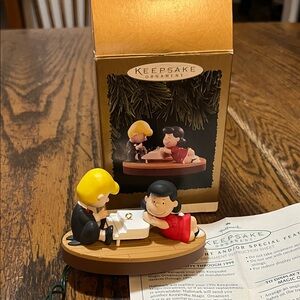 Vintage hallmark keepsake ornament peanuts Schroeder & Lucy